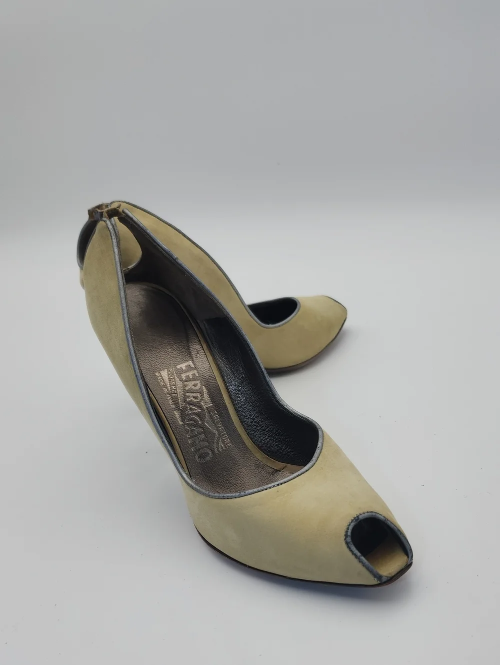 Salvatore Ferragamo add classic